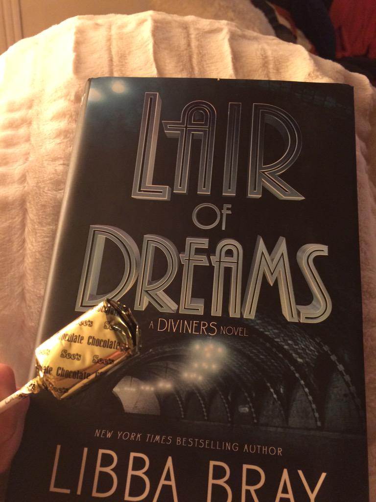 lynnweingarten's tweet image. Not trying to brag but...OH WAIT, YES THAT IS EXACTLY WHAT I AM DOING!!! #lairofdreams #seescandies #fuzzyblanket