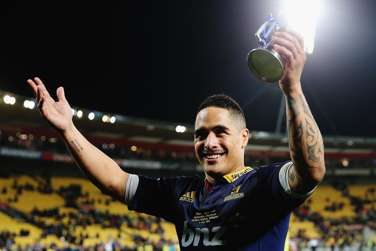 FOUR MORE YEARS: "Dunedin is my home and I wouldn’t want to play my #SuperRugby anywhere else" bit.ly/1MM904y