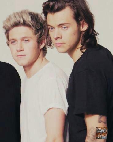 harrytalking's tweet photo. #MTVHottest One direction 🌃 http://t.co/YMy1BquQp9