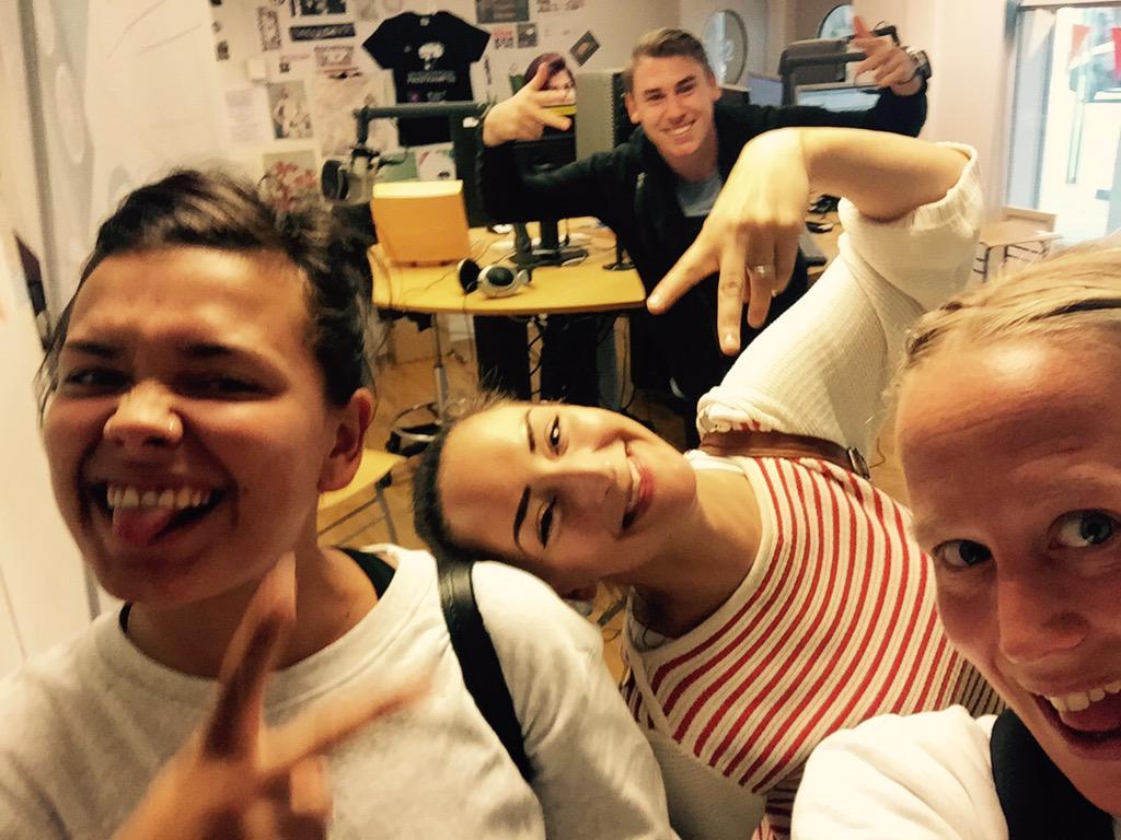 Hängt på <a href="/Dingata/">Din gata 100.6</a> med <a href="/femtasticswe/">Femtastic</a> queens DayDay &amp; Julia. Live på lördag på <a href="/malmo_live/">Malmö Live</a> kl 21!