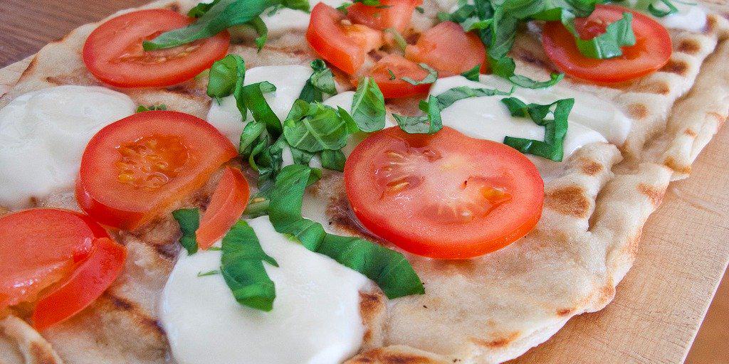 CapsuleDepot's tweet image. Five #simpletricks that will help you #eathealthier: read.bi/1Ic4iqj