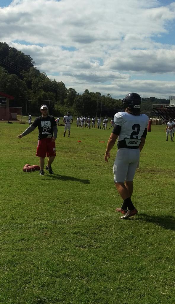 CoachRFreeman's tweet image. RT @KCU_FB: Constantly finding ways to improve, our QBs are lead by former Wyoming Asst. Ryan Freeman! #KnightFAST