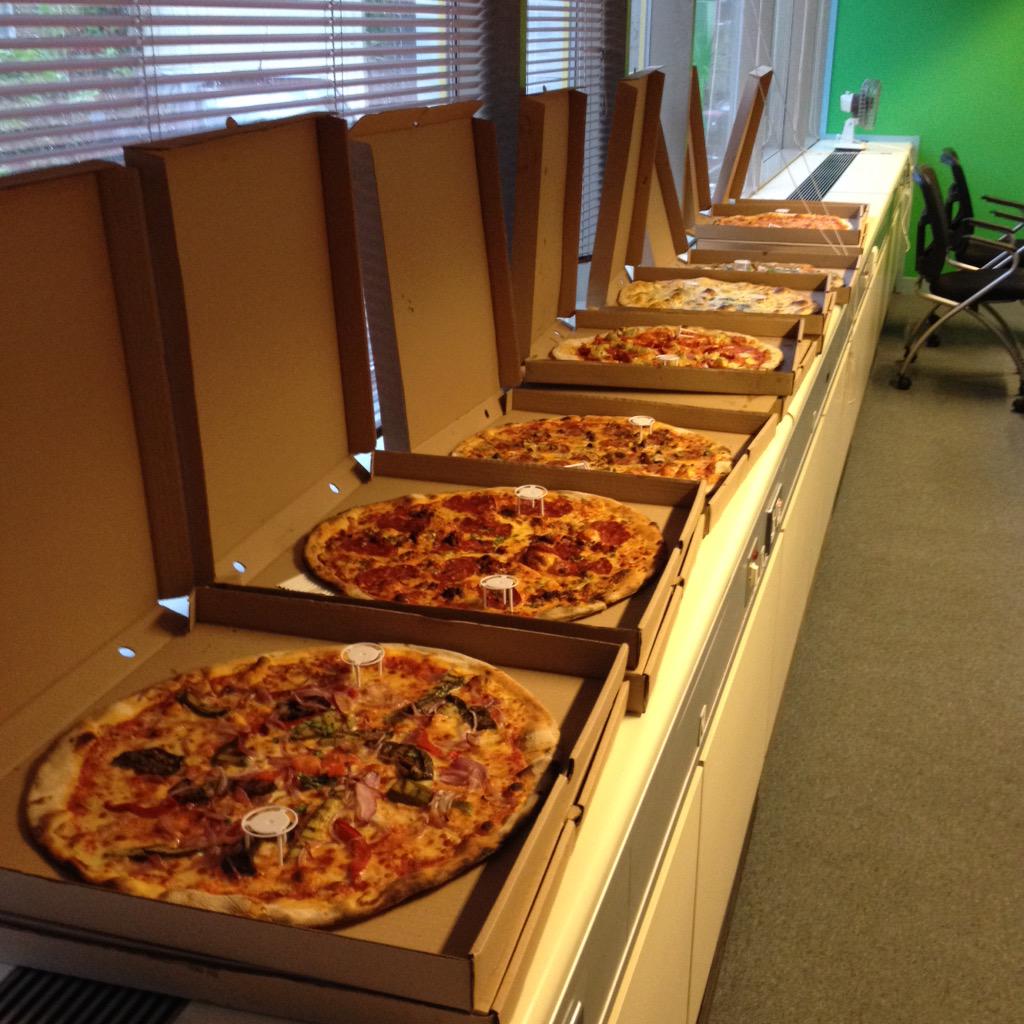 JoanneMGrant's tweet image. This should help with the final push to clear up #pizza #editorfuel @MillsandBoon @HarlequinBooks