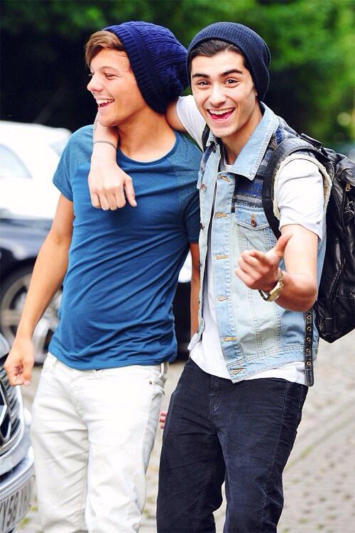 1dotpss's tweet photo. Zayn Malik and Louis Tomlinson http://t.co/a9PSj6ITF2