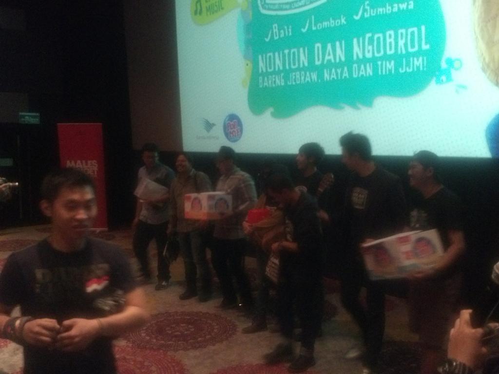 Para pemenang door prize dari <a href="/jalan2men/">Jalan-jalan Men</a> yang dipersembahkan oleh <a href="/agoda/">agoda</a> <a href="/THE1O1Hotels/">THE1O1Hotels</a> <a href="/ngePopMie/">Pop Mie Official</a>. #Jalan2Men2015