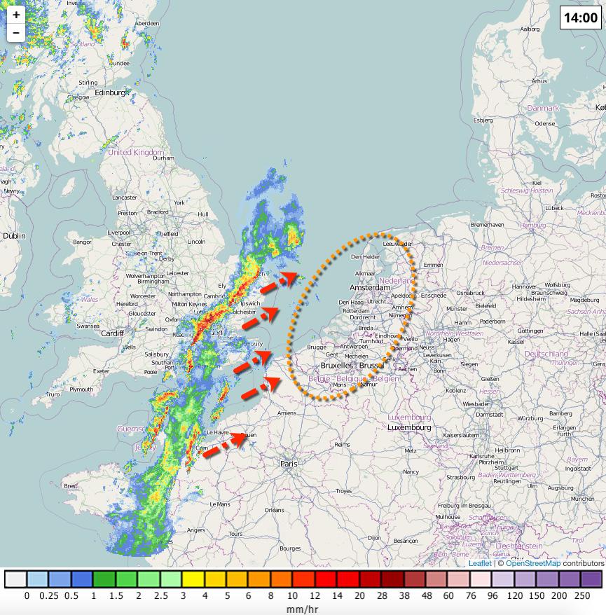 NoodweerBenelux's tweet image. Eerste #cellen voor het #koudefront uit beginnen te activeren. Dit zijn de 1ste #exemplaren met mogelijk #rotatie.