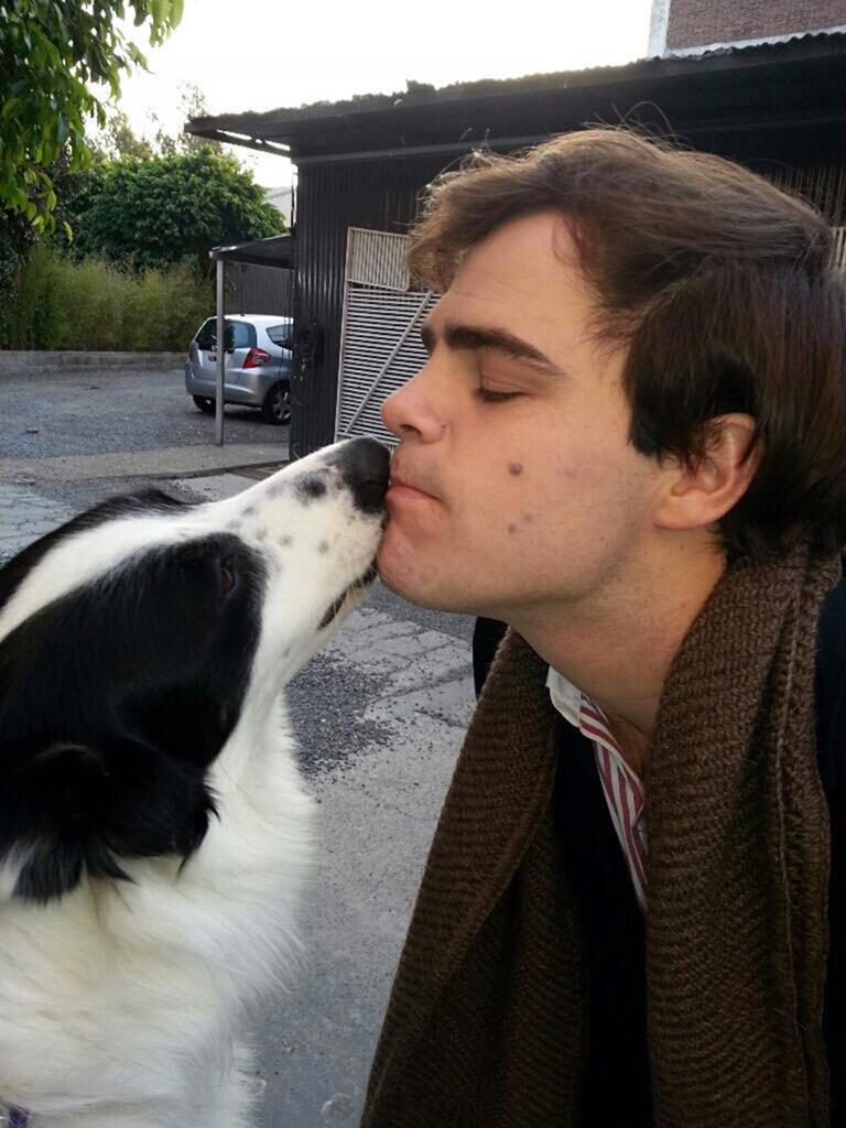 Feliz día del actor <a href="/p_lanzani/">Peter Lanzani</a> <a href="/JulianSerrano01/">Julián Serrano 🇦🇷</a> <a href="/joakota8/">joakota</a> @Martinez_paul Lindos momentos, linda gente  🐶❤️
