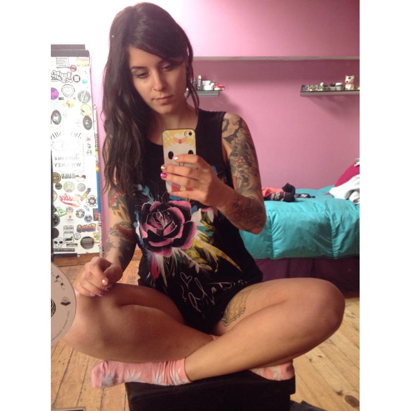 MetalMulishaCl's tweet photo. Nuestra embajadora Pia Miljas estupenda junto a Metal Mulisha Maidens. http://t.co/FHfYn1whO9