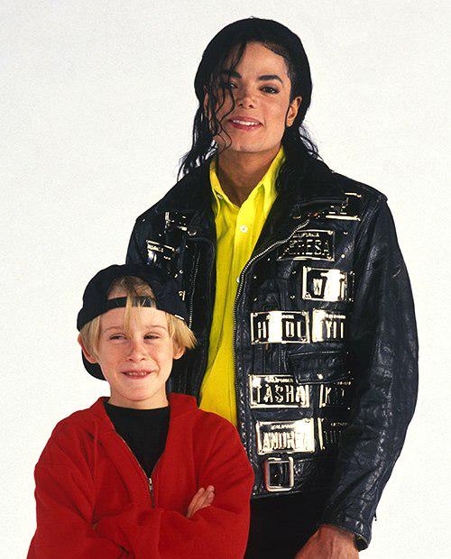 Happy 35th Birthday to Macaulay Culkin, the person who could understand Michael Jackson. 