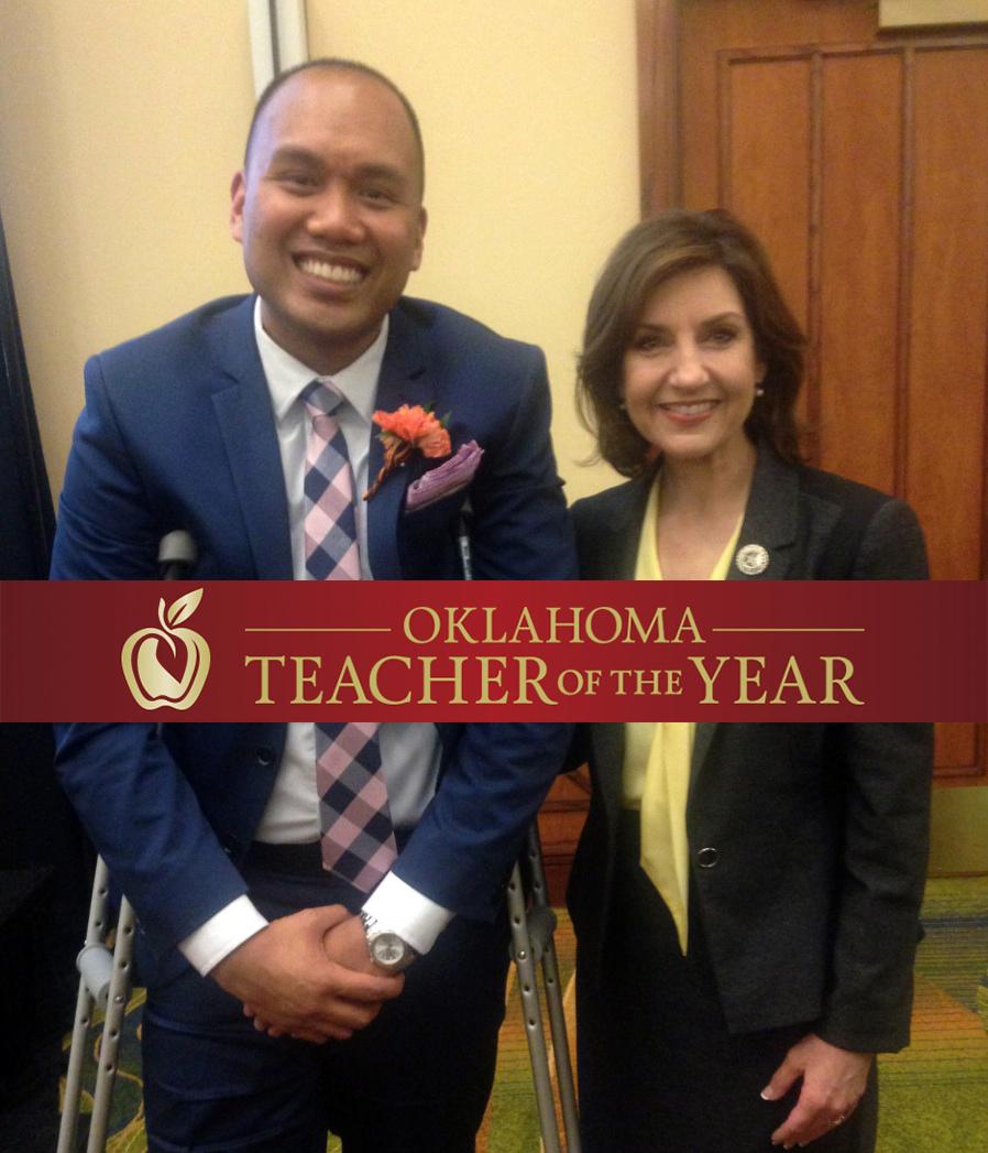 UofOklahoma's tweet image. OU graduate is 2016 Oklahoma Teacher of the Year! Congrats, @SPSheehan! #BoomerSooner ok.gov/sde/2016-oklah…