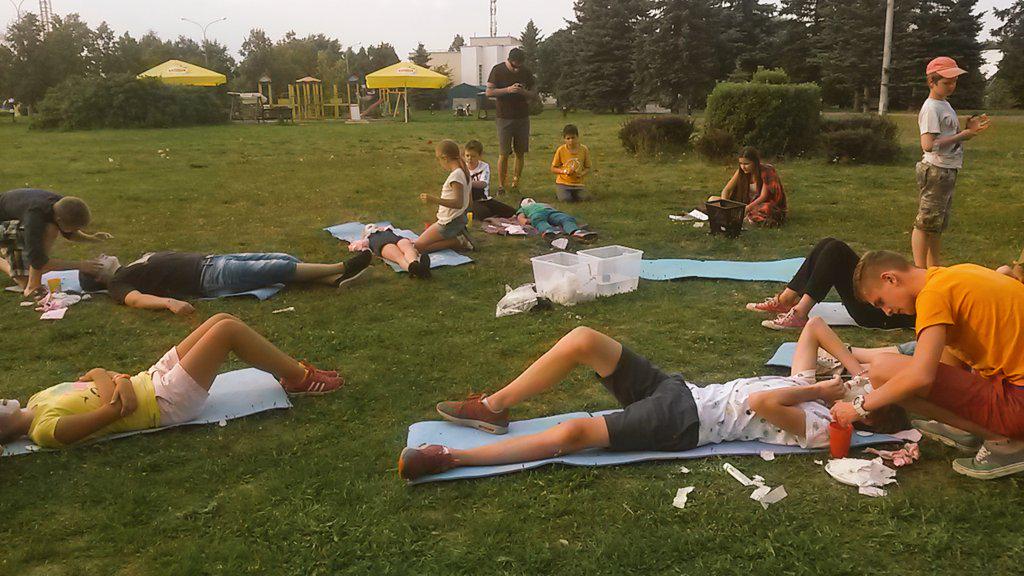 Making masks :) #levelup #kidtravel #journeyofmusic #englishfun #celtinthecamp