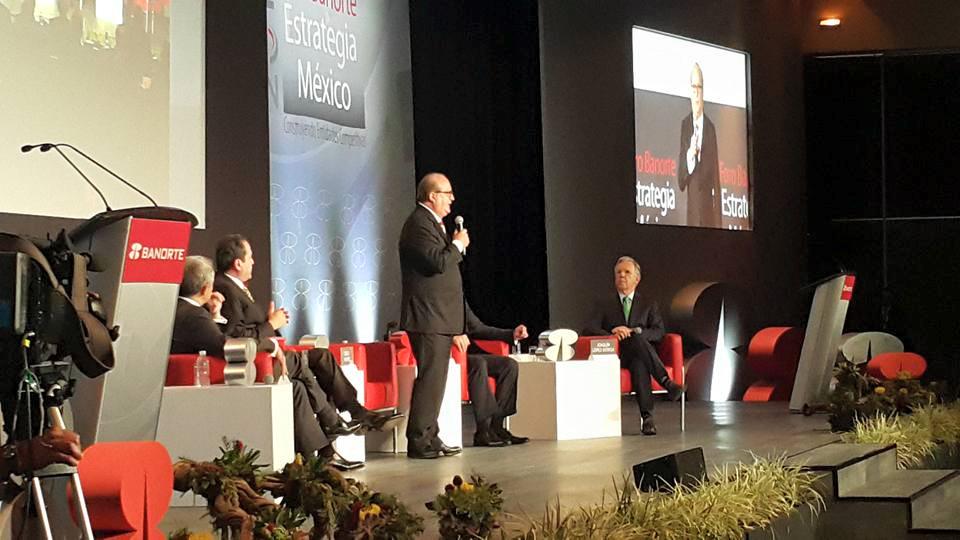 neftalideltoro's tweet photo. Me encuentro en la Ciudad de México en el Foro Banorte 2015, "Construyendo Entidades Competitivas". http://t.co/gJOwu0akol