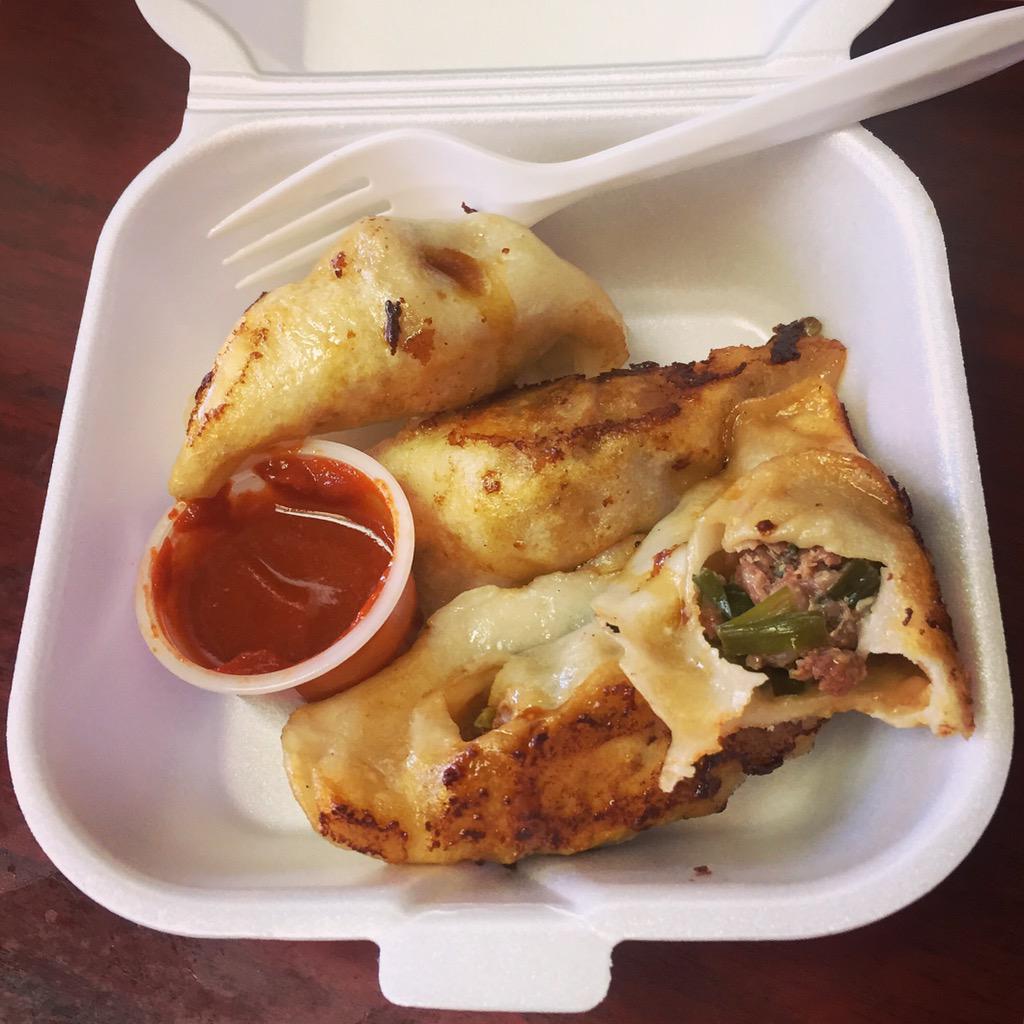 DipsDines's tweet photo. $1 for 4 tasty Pork &amp; Chive fried dumplings. ONE DOLLAR! Love Chinatown :) #nyc #nyceats http://t.co/mGaQ2LbWUm