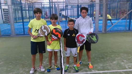 Iker_Juarez's tweet photo. Pase a semis de iker e Iván en el sub 13 en el torneo la casona padel feans @viborapadel @MkPadel @VaneVanealonso http://t.co/7VB4A5oKrt