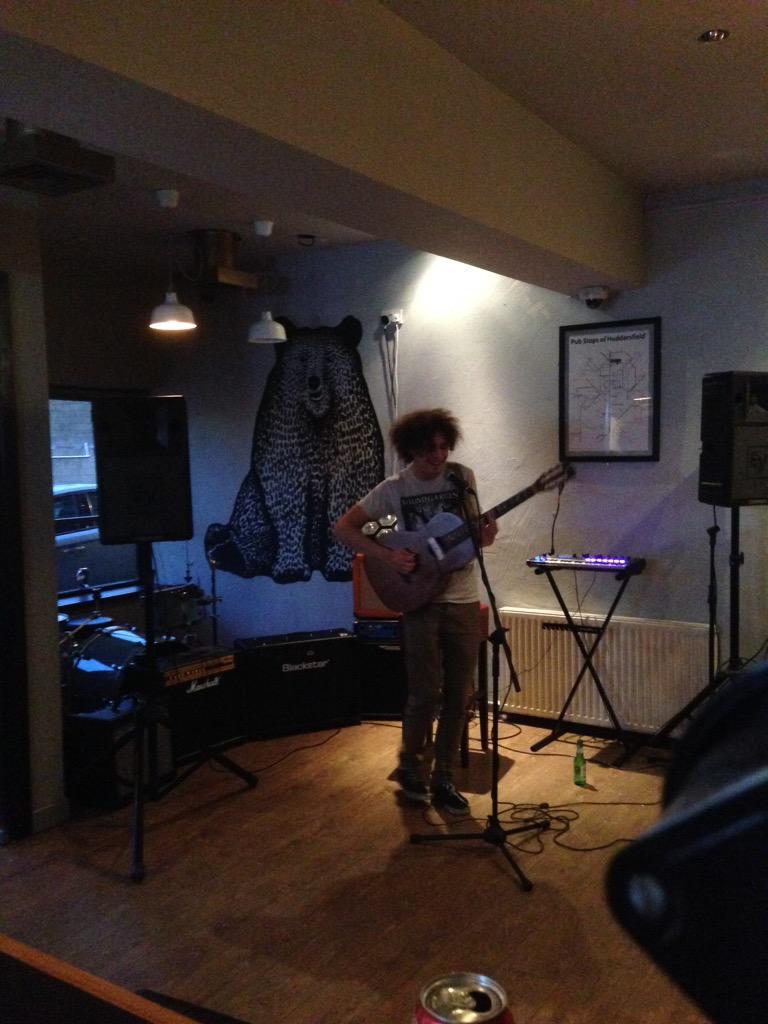 CafuneBand's tweet image. Jonas Kicking things off