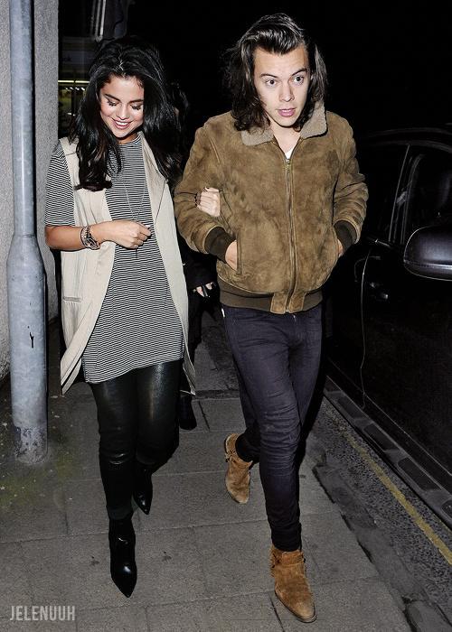 1dotpss's tweet photo. Harry Styles and Selena Gomez http://t.co/cxE96XaF65