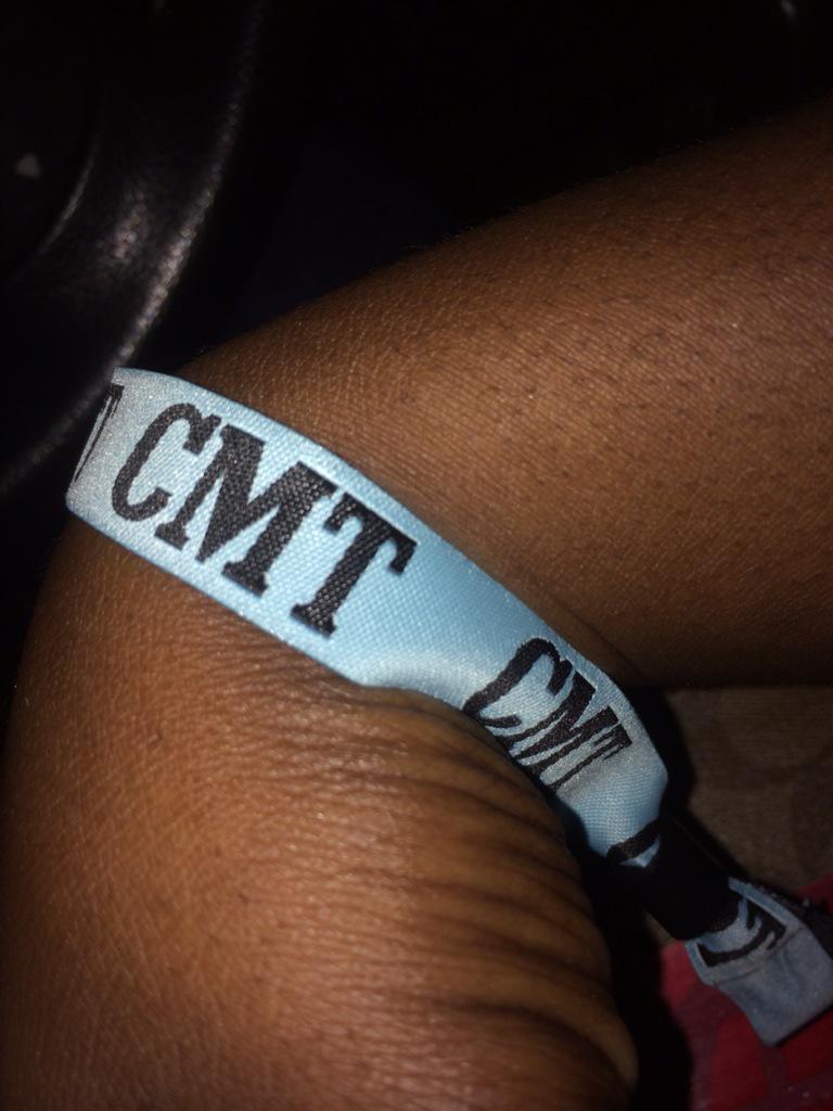BritkneeMashell's tweet photo. Got my wrist band http://t.co/t33ORTiirs