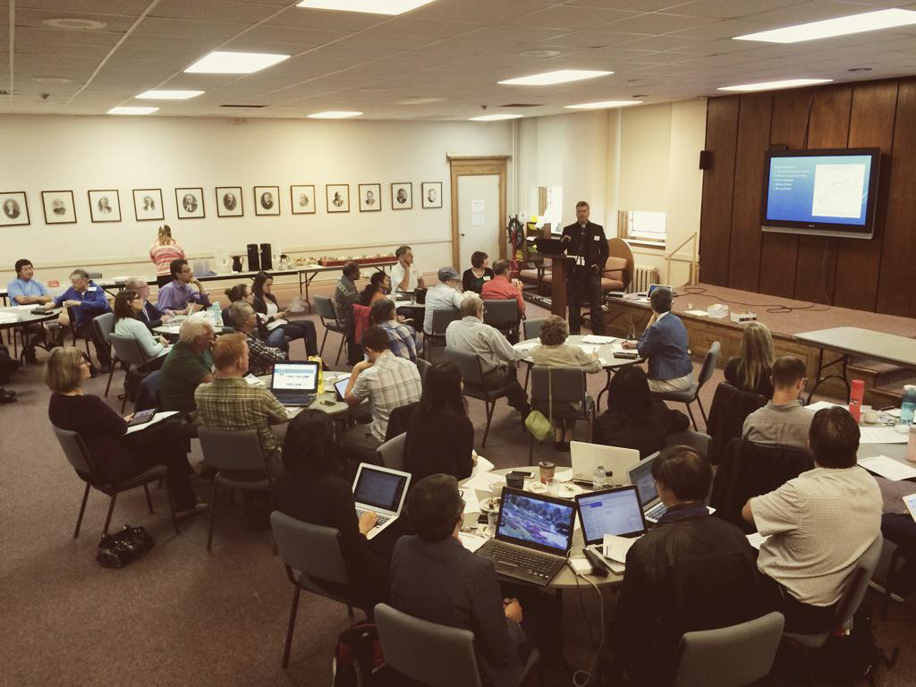 knoxtoronto's tweet photo. Awesome turnout to our Missions Hub Engage communications workshop #onechurch #onemission http://t.co/Xst6YJD3Gc