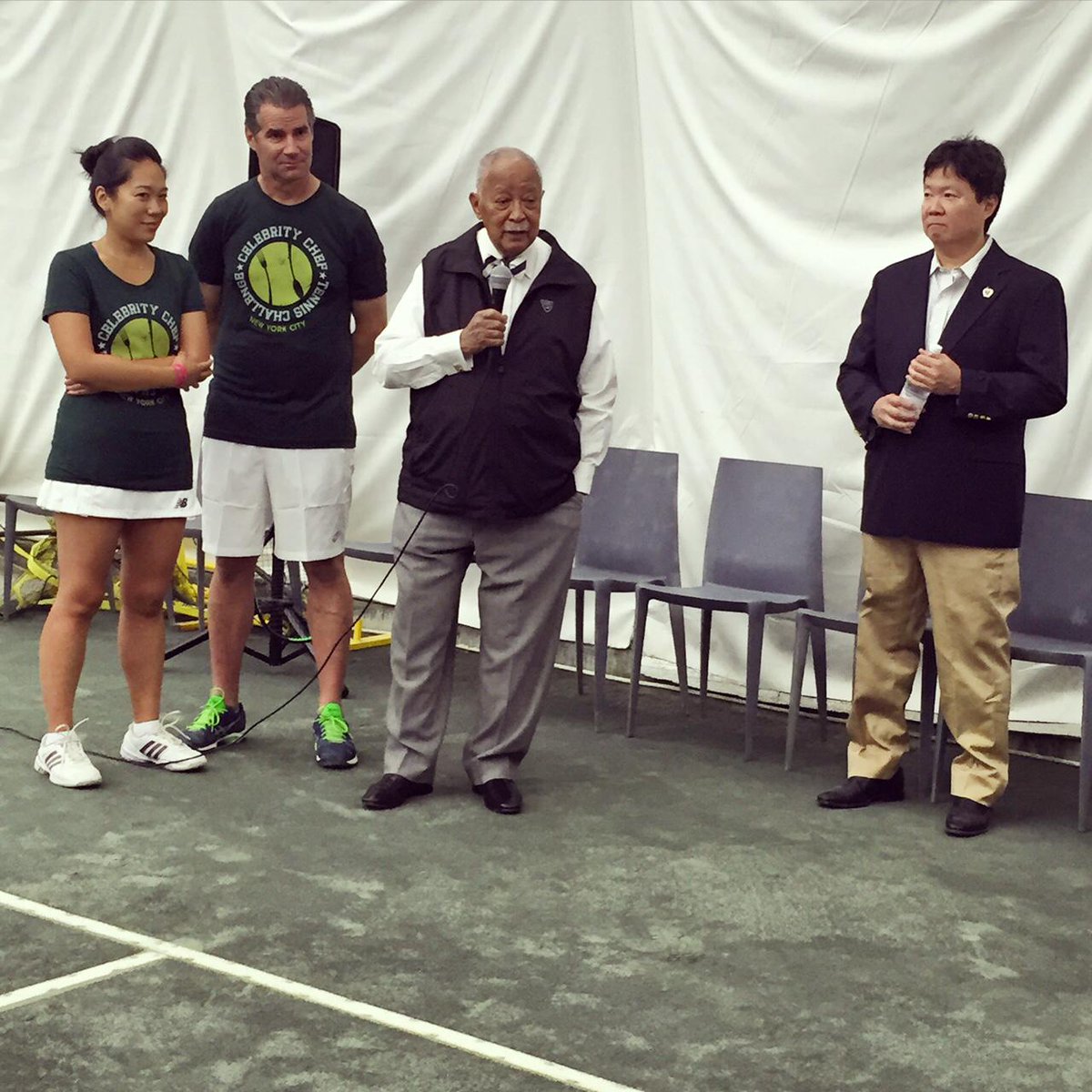 CityViewRacquet's tweet photo. @CityViewRacquet welcomes Former Mayor Dinkins to the #celebritycheftennischallenge http://t.co/yZIQIdHk0W