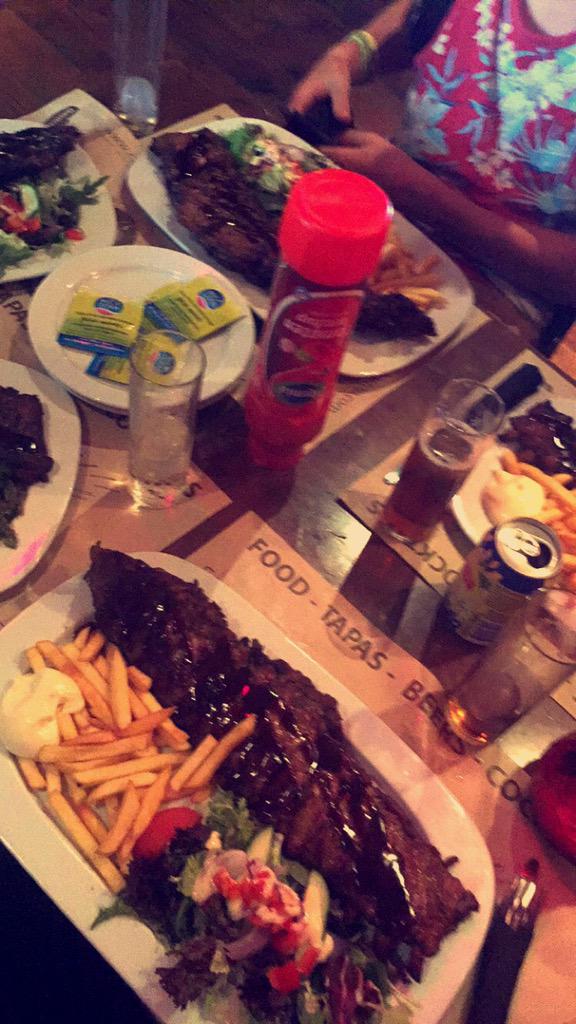 maxzi_me's tweet photo. @DownTownCalella nnnnniiiiceeee 👌🏽 #calella #derblondeistdercoolste http://t.co/RVhLhjk5ze