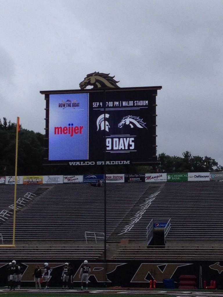 Countdown to Spartan Football 2015!! - Page 5 CNWIE7NWsAAnP5v