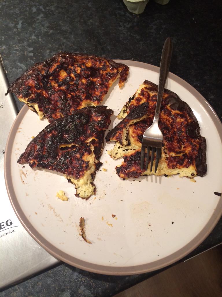 rsumnall94's tweet photo. @MensRoomSean @_ryanbishop Fifa skills match your Omelet making #OMELETgameSTRONG http://t.co/LZZsBwaO8i