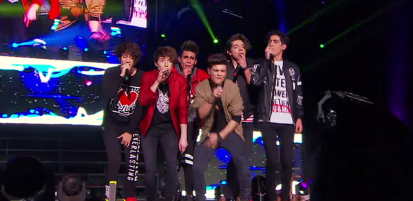 SonyMusicCol's tweet photo. #Abrahamers y #Coders ¡Esperen pronto sorpresas con @somosCD9 y @AbrahamMateoMus en Colombia! http://t.co/6HHsaNo2IH http://t.co/FC0nYTZEXR