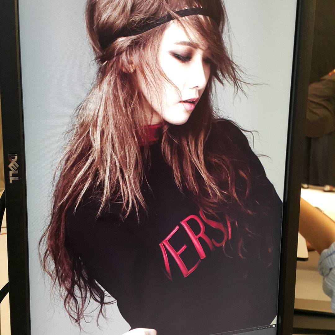 [PIC][13-08-2015]YoonA xuất hiện trên ấn phẩm tháng 9 của tạp chí "GRAZIA" CNWRyiBUAAIm0Fc