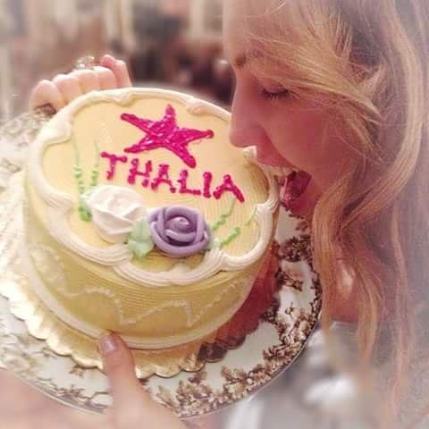Happy birthday Thalia, muy feliz hoy por ser seu cumple. 