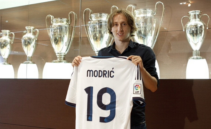 Squawka's tweet image. ON THIS TRANSFER DAY: In 2012, Luka Modrić joined Real Madrid from Tottenham for a fee in the region of £30m.