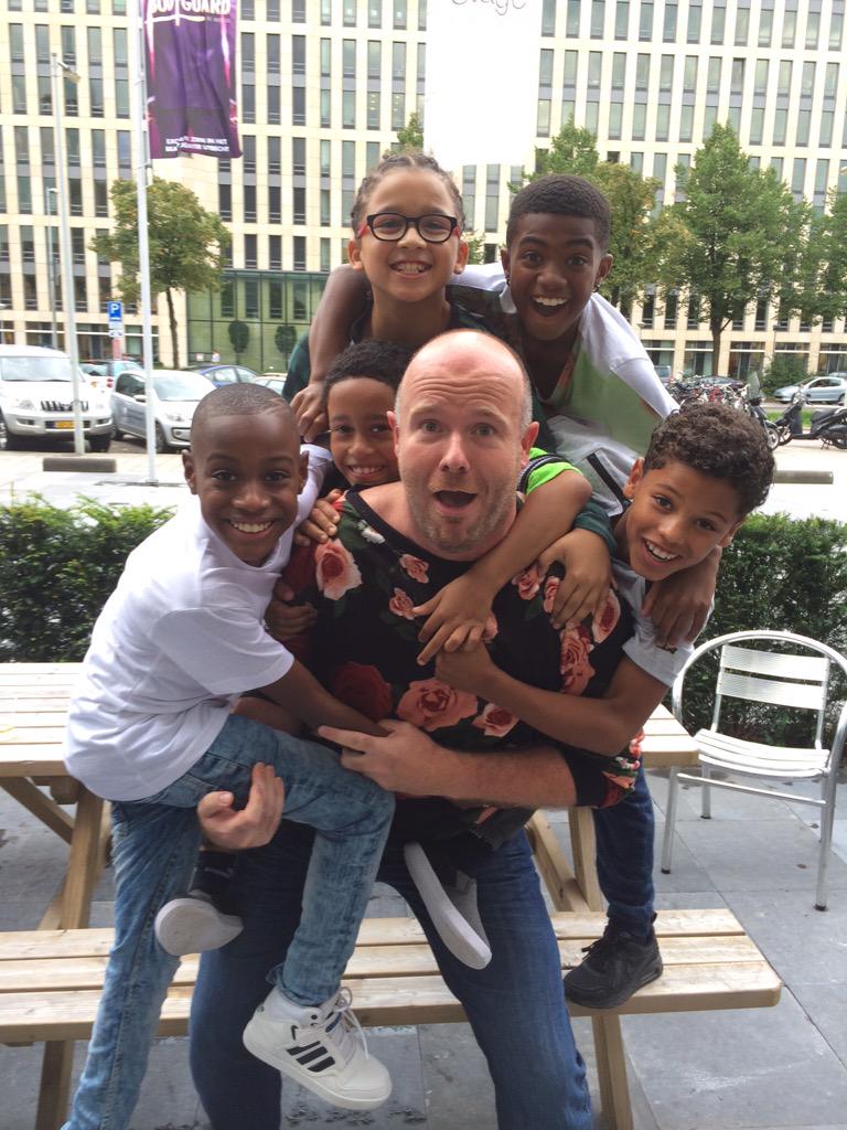 Tony en de Fletchers. Morgen naar het #beatrixtheater! #TheBodyguardNL