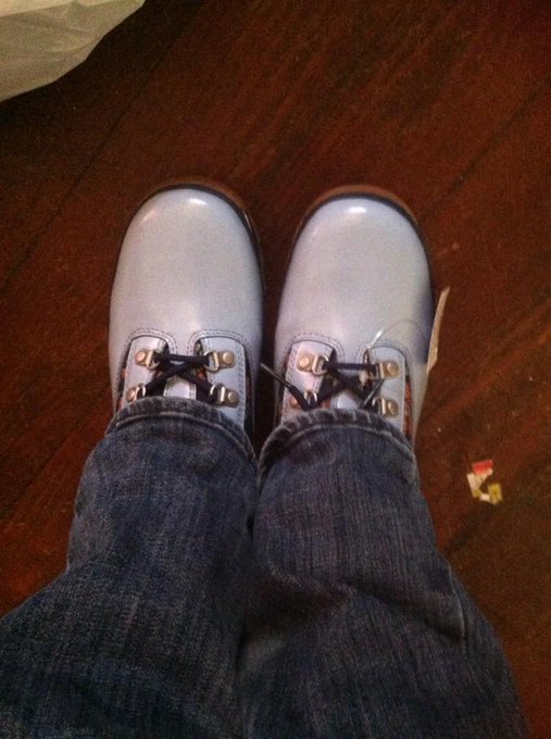 It was spoil me Wednesday new hiking boots for my backpacking trip next month. My first timberlands http://t<a href="/tag/tlc"class="tags"><span>#tlc</span></a><a href="/tag/bonethugsnharmony"class="tags"><span>#bonethugsnharmony</span></a><a href="/tag/simpsonville"class="tags"><span>#simpsonville</span></a><a href="/tag/herita"class="tags"><span>#herita</span></a>