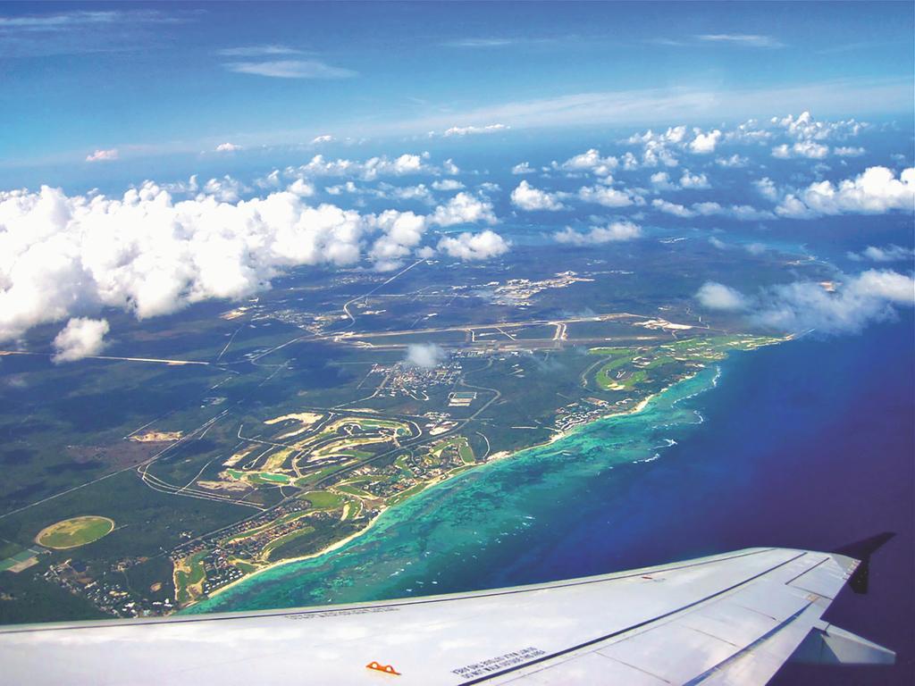 PUNTACANARESORT's tweet photo. Fly direct to paradise and enjoy the caribbean's ultimate beach and golfing experience @puntacanaresort @PUJAirport. http://t.co/VoUgMuo6Rn