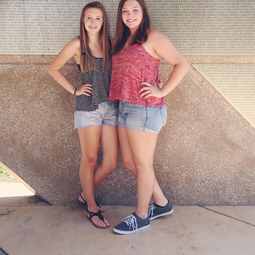Happy birthday courtney!! hope you have a great day!! 