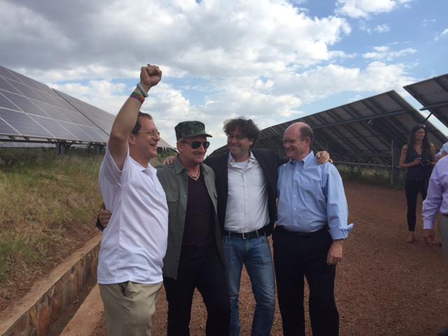.<a href="/U2/">U2</a>'s Bono with <a href="/Gigawattglobal/">Gigawatt Global</a> execs, celebrating one of their #solar fields in #Rwanda. <a href="/ONECampaign/">ONE</a>