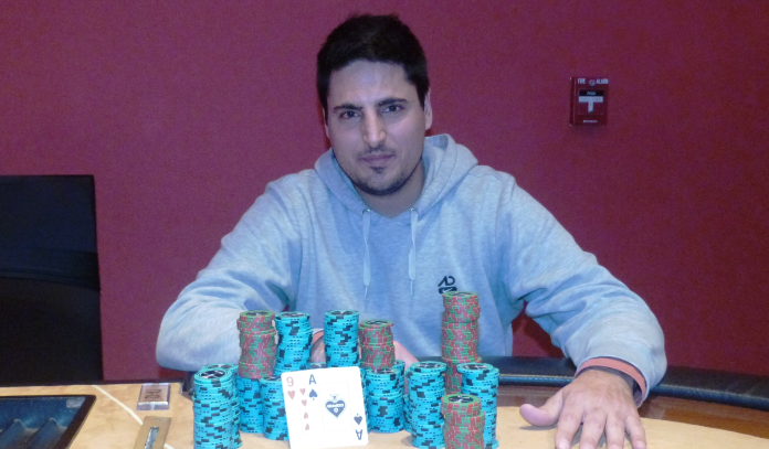 Poker10Arg's tweet photo. Damian Cartuccia se llevó el Tuesday Poker City de esta semana y un premio de $18.480.
>>>http://t.co/LRE4s5NUVY http://t.co/767lZA89hm