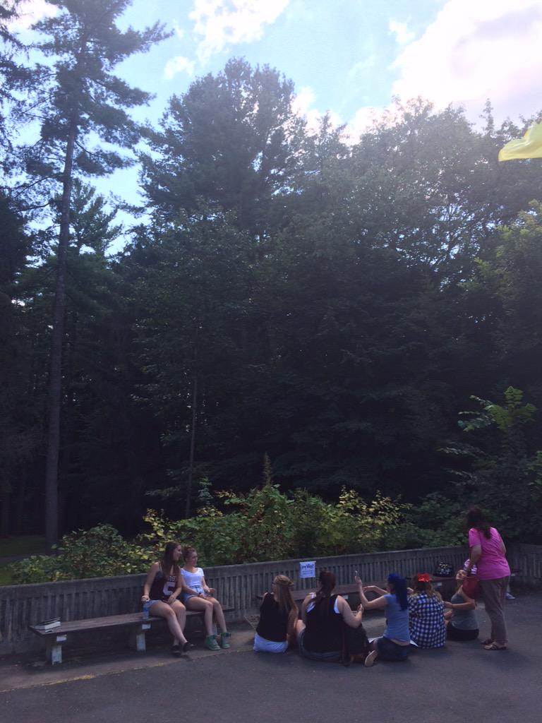 HeyViolet's tweet photo. here's where today's acoustic hangout will be, hope to see you there!! http://t.co/tJNGbTUdzb