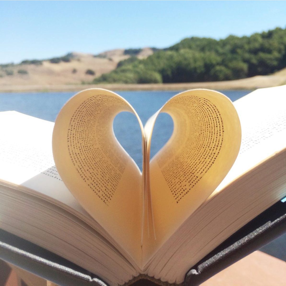 edutopia's tweet photo. "A reader lives a thousand lives." George R.R. Martin http://t.co/Pj6wuLW5q3  #yaybooks http://t.co/4L3P0KUbS0
