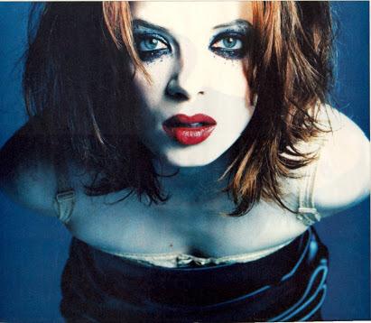    Happy birthday Shirley Manson! ¡Feliz cumpleaños ! 