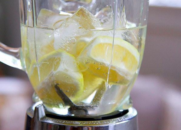 salt_peppermint's tweet photo. This Insanely Lazy And Delicious Blender #Lemonade Will Change Your Life! http://t.co/ifG4XFfnWG http://t.co/h7bhkY3t1Z