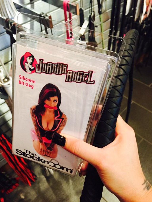 Look who I found @Hustler @JoannaAngel sexy face 💛😈 http://t.co/KGnnR7NUdH<a class="tags" href="/tag/hustler">@hustler</a><a class="tags" href="/tag/joannaangel">@joannaangel</a><a href="/tag/foodporn"class="tags"><span>#foodporn</span></a>