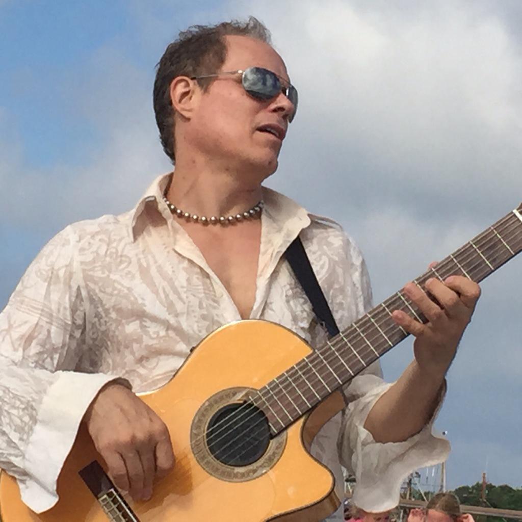 Shot from Salavar's Deck in Montauk, NY. #montauksummers #summermusic #nuevoflamenco #getsalty #jonathanfritzmusic