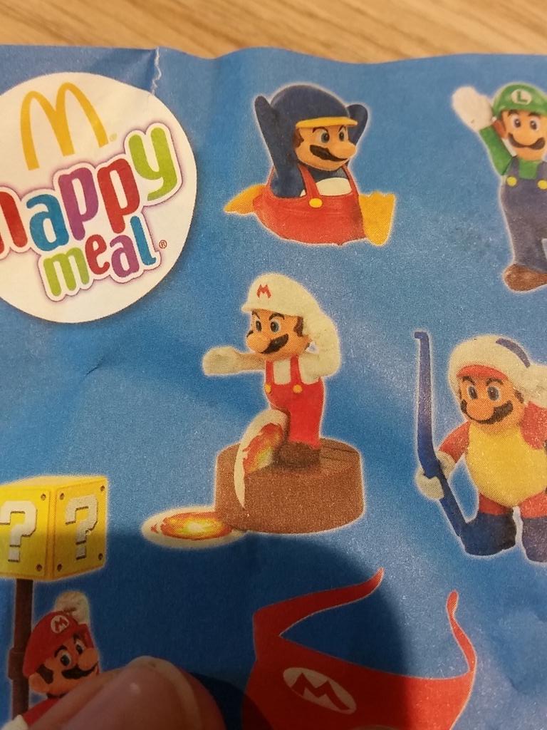 danlarwill's tweet photo. Happy meals today. Look like they hurt. @Schlonganator http://t.co/Zzv5bUcdtM