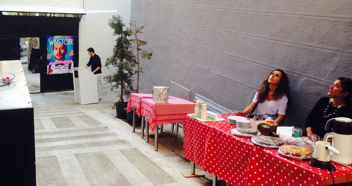 Winston n'est pas encore là mais Istanbul en rêve déjà !
<a href="/WinstonTheJoker/">Winston T. L. Carter</a> <a href="/TiyatroD22/">Tiyatro D22</a>