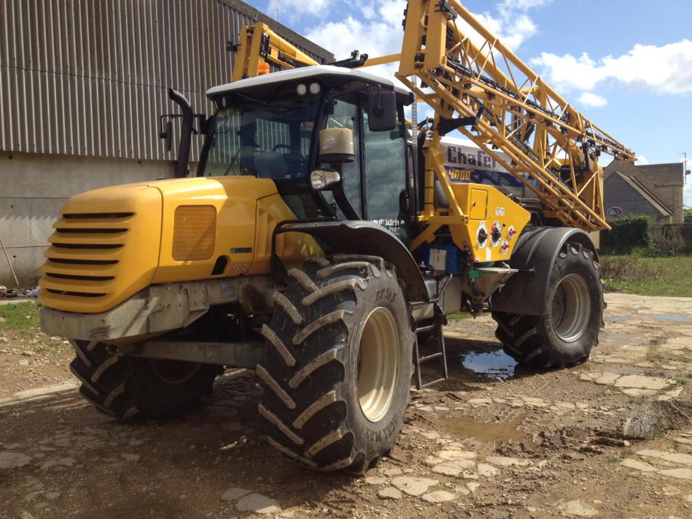 nwaugust's tweet image. Wheels changed ready for autumn spraying Thank Eddie Late bean dedication customers, are too late. #multidrive