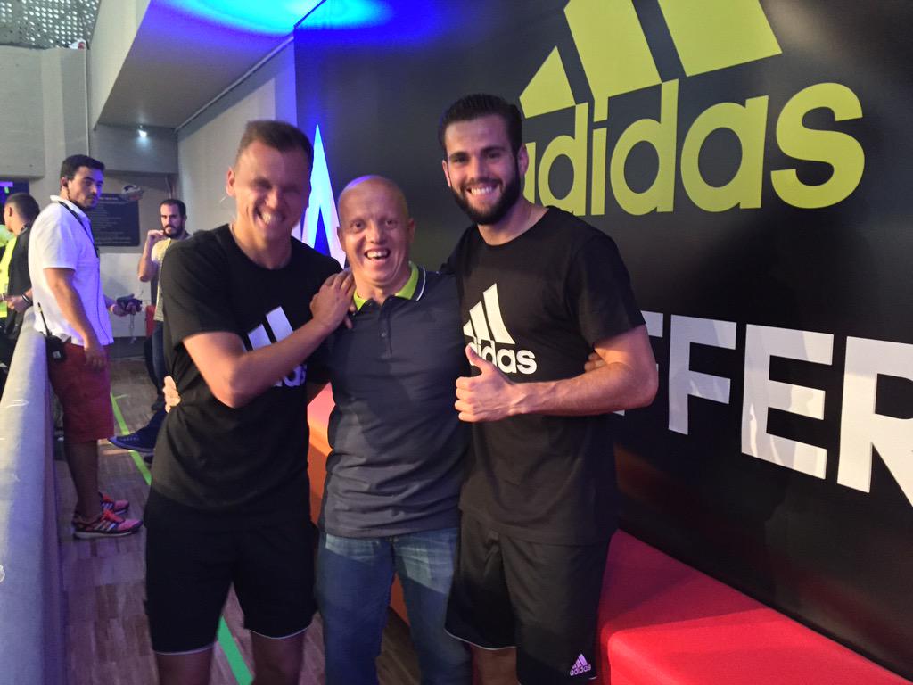marcoslopez's tweet image. Tarde divertida con @nachofi1990, @Cheryshev y @Super_Sant en el acto de @adidas_ES #BeTheDifference 😉