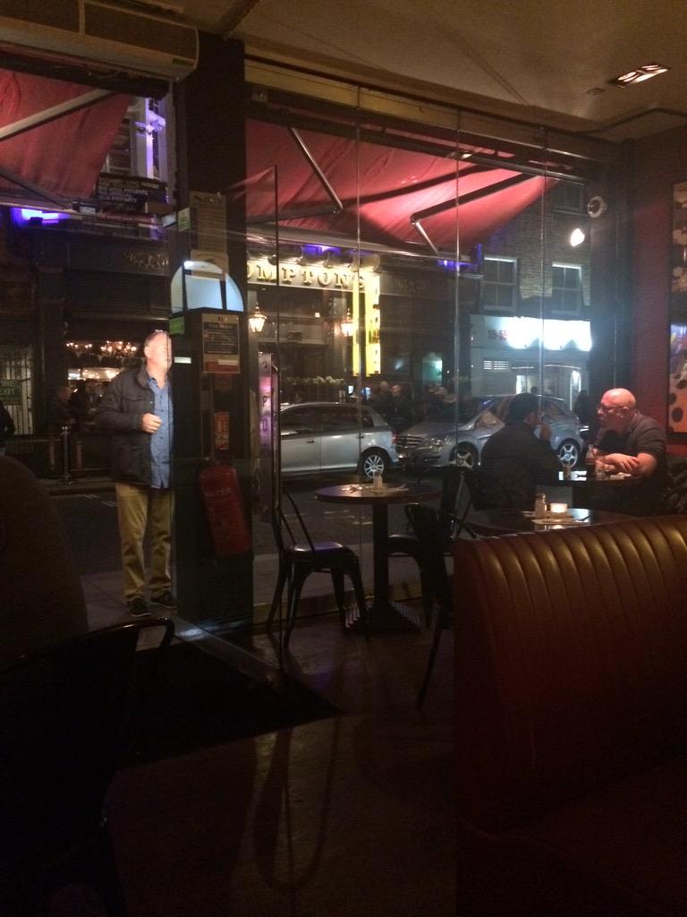 william8569's tweet photo. @BAR😂🙈 http://t.co/k6XwSOG0eW