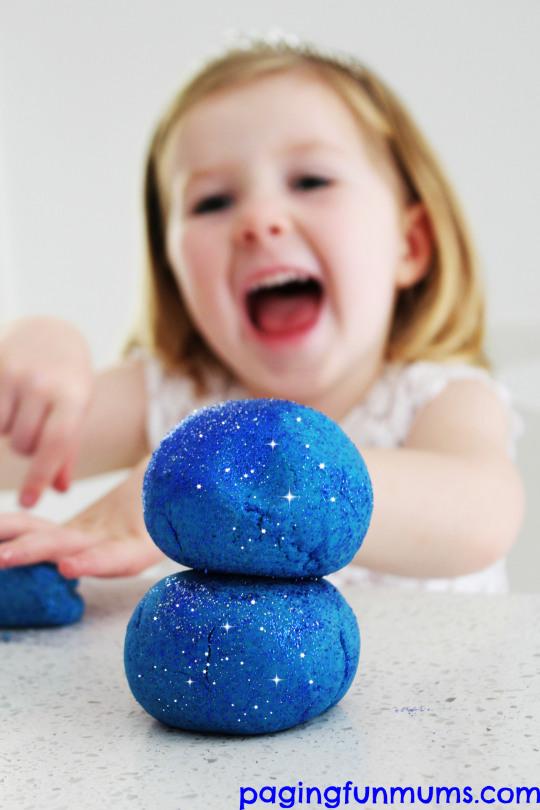 Have fun creating with Frozen inspired play dough! #frozen #playdough #diyplaydough
buff.ly/1LzJFfi