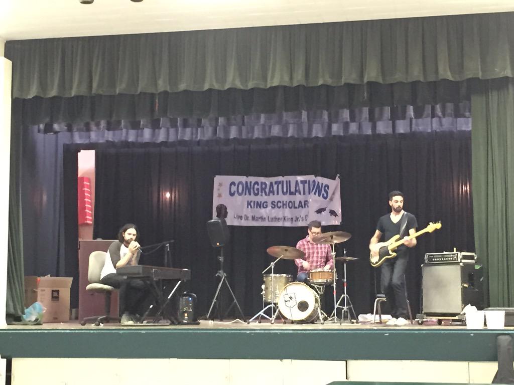 crashkings's tweet photo. Tonight we're playing for the kids at Martin Luther King Elementary in Compton, CA. #kidsarethefuture http://t.co/bacLBVvrMS