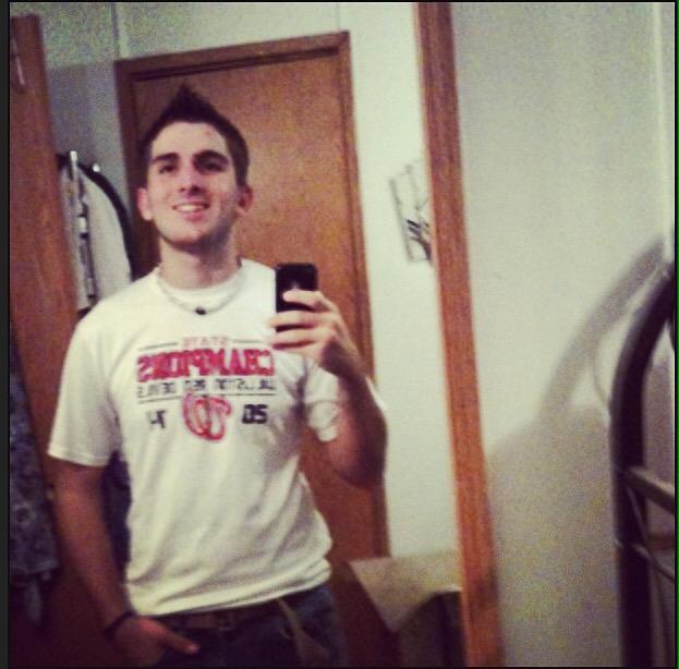whs_roast's tweet photo. John Paul fixin to catch on fire boii😂 why you talk like you got a dick in ya mouth boy? "One two three fowe" JP NAPS http://t.co/APhzYRBqJE